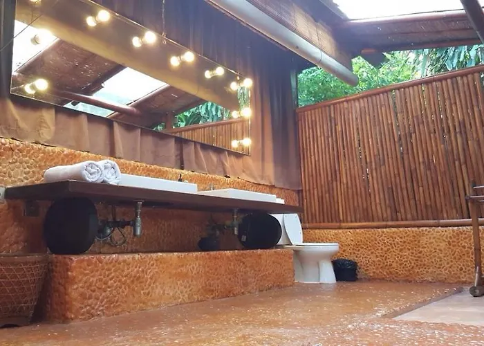 リゾート La Taverna サヌール